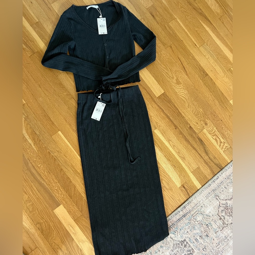 Brand new matching mango set size small